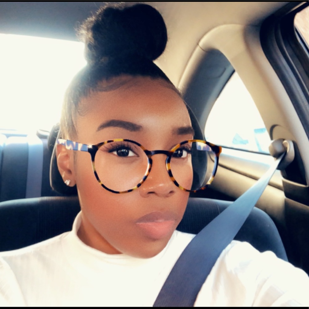 Meet your Posher, Jasmine